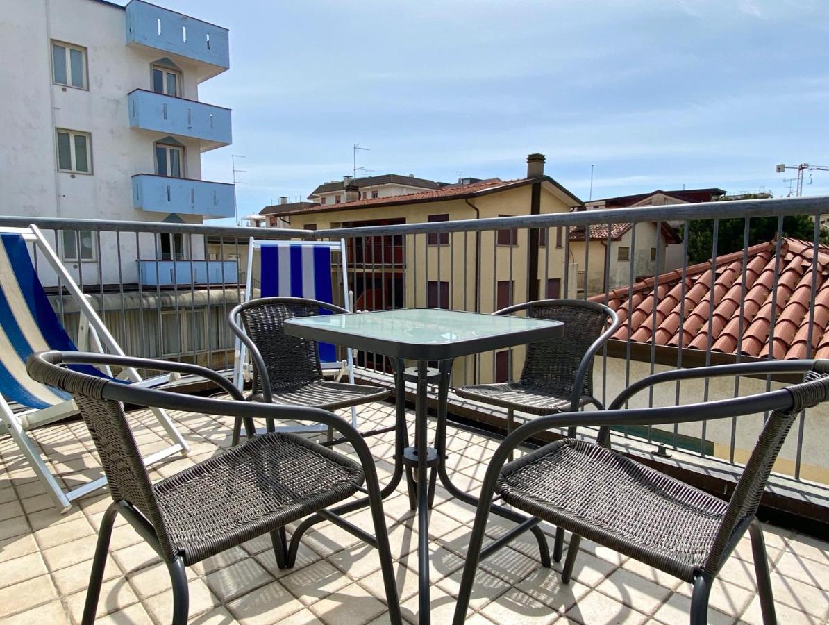 Villa Santin Carraro Immobiliare - Family Apartments ลิโดดิเยโซโล ภายนอก รูปภาพ